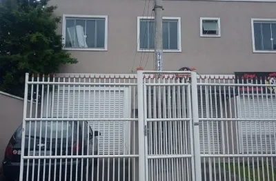 Casa em alvenaria, térrea, fundos de um sobrado, total segurança