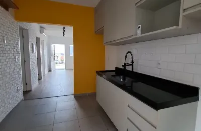 Linda casa a venda  com 2 dormitórios, cozinha planejada  e ar condicionado!oportunidade!