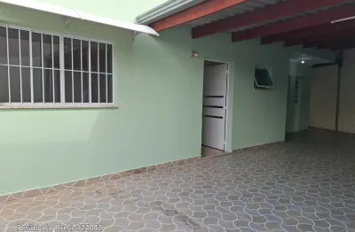 Linda casa para venda 03 dormitórios, sala ampla e vagas para 4 carros