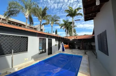 Casa para Venda em Pirassununga, Cidade Jardim, 3 dormitórios, 1 suíte, 3 banheiros, 2 vagas