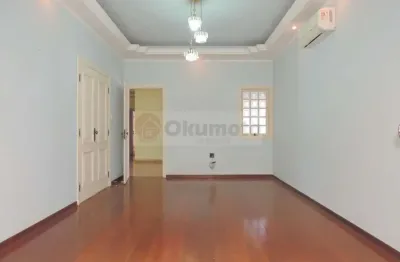 Casa para Locação em Pirassununga, Centro, 4 dormitórios, 2 suítes, 7 banheiros, 2 vagas