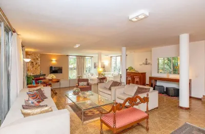 Casa para venda em Alto de Pinheiros com 4 quartos, sendo 2 suítes , 541m²