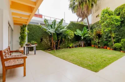 Casa para venda em Pacaembu com 5 quartos, sendo 3 suítes , 523m²
