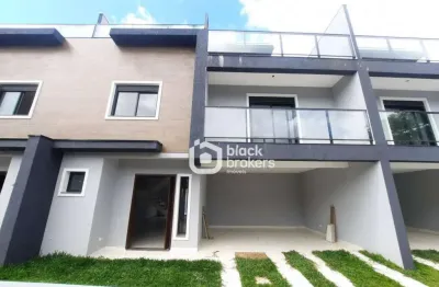 Lindo sobrado com 3 suítes sendo uma máster com espaço para closet, terraço com espaço gourmet e muito mais, bem próximo do centro.