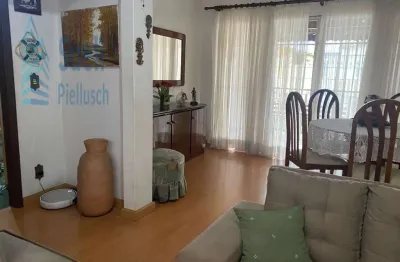 Casa ótima localização próxima av. transamazônica-colégio carlos lencastre-jardim garcia-piscina-churrasqueira-r$600.000,00-aceita proposta-financia.