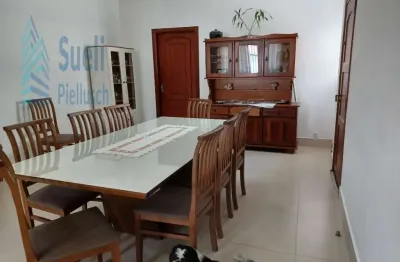 Casa no jardim magnólia-próximo unimart-reformada-fácil acesso comércio-aceita permuta por apartamento de menor valor-valor de venda r$850.000,00.