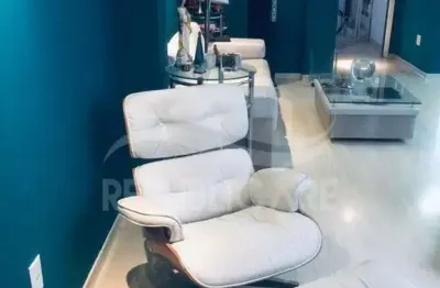 Apartamento à venda na cidade baixa com 130m² e 2 dormitórios/quartos disponíveis.