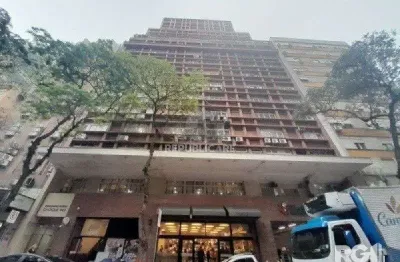 Apartamento para alugar no centro histórico com 1 dormitório e 28 m² disponíveis