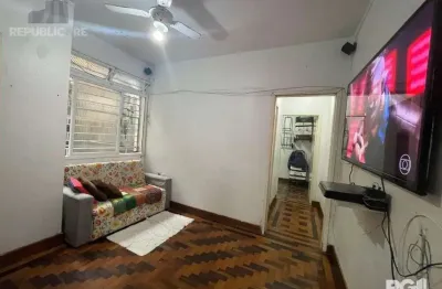 Apartamento à venda no centro histórico com 39m² e 2 dormitórios/quartos disponíveis.