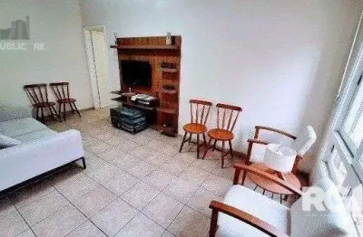 Apartamento à venda no centro histórico com 80 m² e 2 dormitórios/quartos disponíveis.