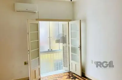 Apartamento à venda no bairro cidade baixa com 68m² e 2 dormitórios/quartos.