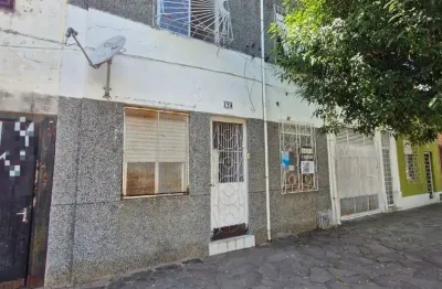 Casa residencial à venda no bairro azenha com 152 m² e 4 dormitórios/quartos.