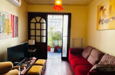 Sobrado à venda no centro histórico com 100 m² e 2 dormitórios/quartos disponíveis