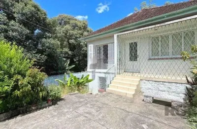 Casa residencial à venda em teresópolis com 300 m² e 3 dormitórios/quartos disponíveis.