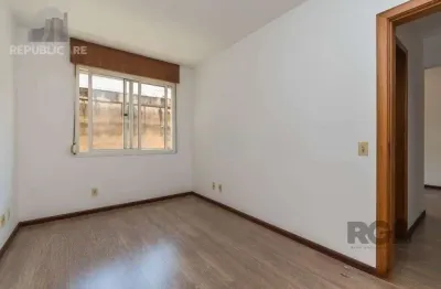 Apartamento à venda na cidade baixa com 52 m² e 2 dormitórios/quartos disponíveis.