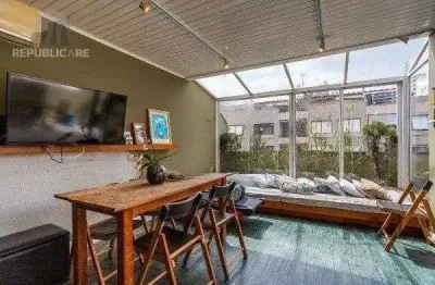 Cobertura à venda no bairro auxiliadora com 150m² e 3 dormitórios/quartos disponíveis.