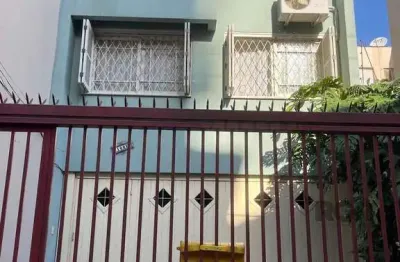 Casa residencial à venda com 286 m², 5 dormitórios/quartos no bairro cidade baixa.
