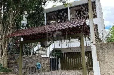 Casa residencial à venda no bairro cristal com 597 m² e 3 dormitórios/quartos.