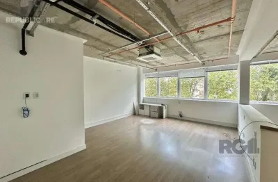 Escritório à venda no bairro mont serrat com 33m² de área útil disponível.