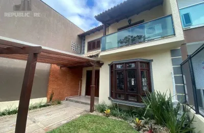 Casa residencial à venda no bairro Hípica com 150 m² e 3 dormitórios/quartos.