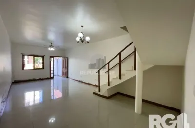 Casa residencial à venda no bairro azenha com 140 m² e 4 dormitórios/quartos disponíveis
