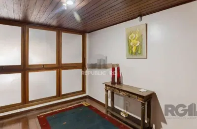 Apartamento cobertura à venda no mont serrat com 200 m² e 3 dormitórios/quartos.
