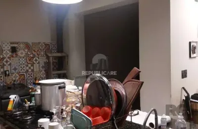 Apartamento à venda na cidade baixa com 40 m² e 1 dormitório/quarto disponível.