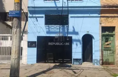 Casa residencial à venda no bairro menino deus com 199m² e 4 dormitórios/quartos.