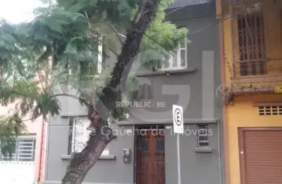 Casa residencial à venda no bairro floresta com 126 m² e 3 dormitórios/quartos.