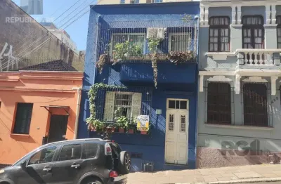 Casa residencial à venda no centro histórico com 140 m² e 3 dormitórios/quartos.