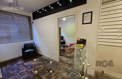 Escritório à venda no centro histórico com 30 m² de área útil disponível.