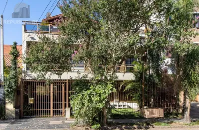 Cobertura à venda no bairro medianeira com 241 m² e 4 dormitórios/quartos.