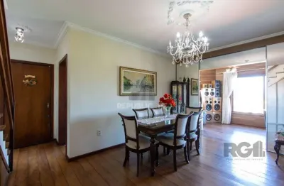 Cobertura à venda com 3 dormitórios no bairro tristeza e 181 m² de área útil.