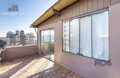 Apartamento cobertura à venda no bairro Passo da Areia com 111 m² e 2 dormitórios/quartos.