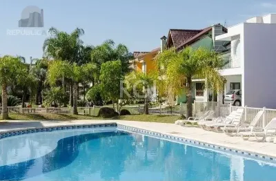 Casa em condomínio à venda no bairro Sarandi com 250 m² e 3 dormitórios/quartos.