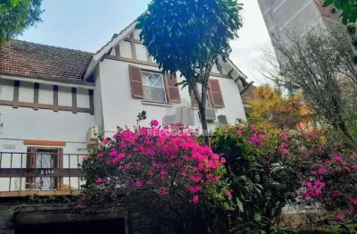 Casa residencial à venda no bairro santa cecília com 6 dormitórios/quartos e 570 m²