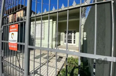 Casa residencial à venda no bairro azenha com 179 m² e 3 dormitórios/quartos.