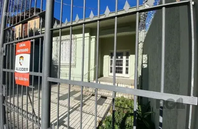 Casa residencial à venda no bairro azenha com 3 dormitórios/quartos e 179 m².