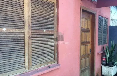 Casa residencial à venda no bairro cristal com 45 m² e 3 dormitórios/quartos.