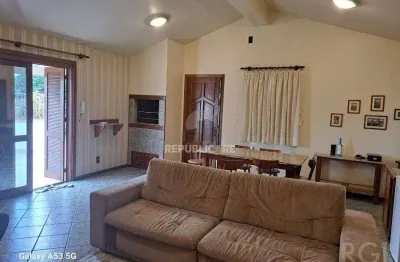 Cobertura à venda no bairro petrópolis com 178 m² e 3 dormitórios/quartos disponíveis
