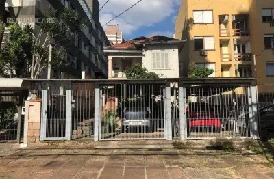 Terreno à venda no bairro petrópolis com área útil disponível para construção.