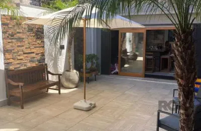 Casa residencial à venda no bairro partenon com 220 m² e 4 dormitórios/quartos.