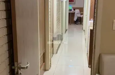 Escritório à venda no centro histórico com 94 m² de área útil disponível!