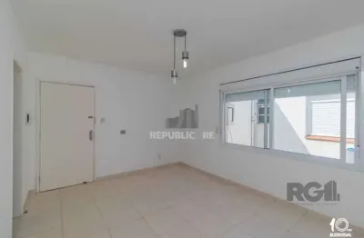 Apartamento à venda na cidade baixa com 82 m² e 3 dormitórios/quartos disponíveis.