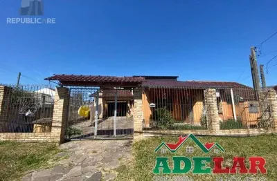 Casa residencial à venda no bairro Restinga com 150 m² e 3 dormitórios/quartos.