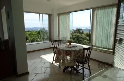 Casa residencial à venda no bairro teresópolis com 2 dormitórios e 258 m² de área útil.