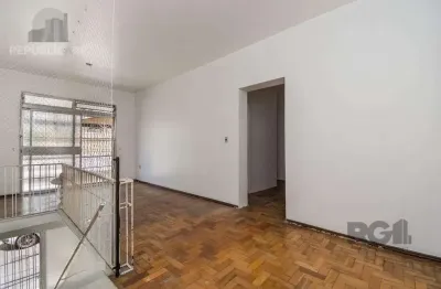 Casa residencial à venda no centro histórico com 132 m² e 4 dormitórios/quartos.