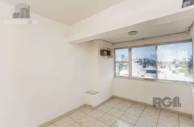 Cobertura à venda no bairro azenha com 150 m² e 3 dormitórios/quartos disponíveis.