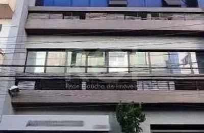 Escritório à venda no centro histórico com 94 m² de área útil disponível.