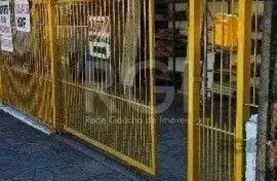 Terreno à venda no bairro cavalhada com área total de 326 m² disponível.